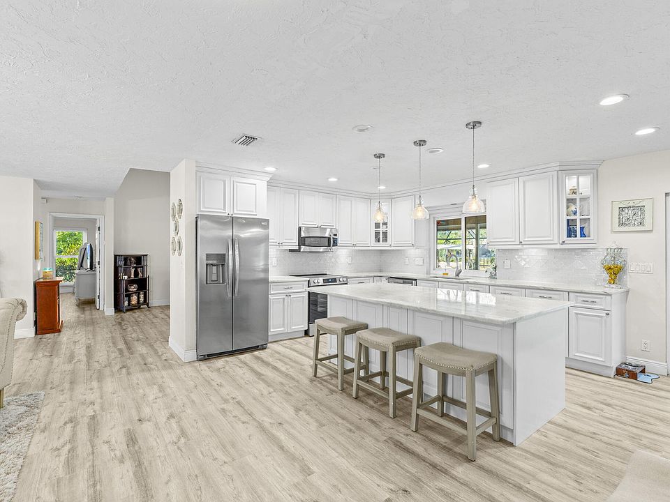 1st image of 15270 Meadow Wood Drive