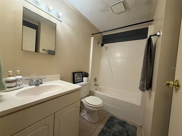 2490 SW 14th Dr #14 — Photo 6