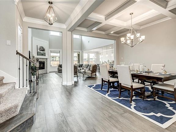4th image of 409 Nora Ln