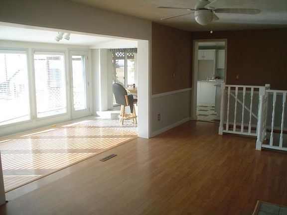 Living/dining/sunroom