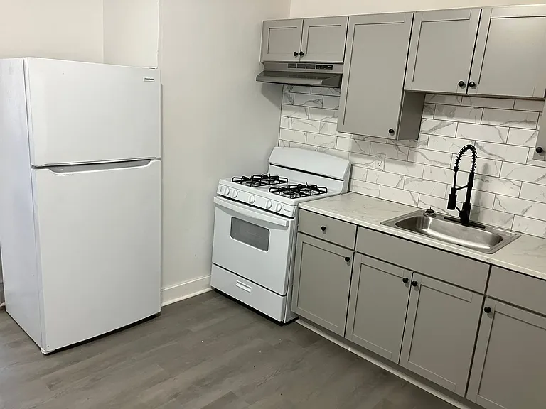 430-432 E Orange St — Photo 13