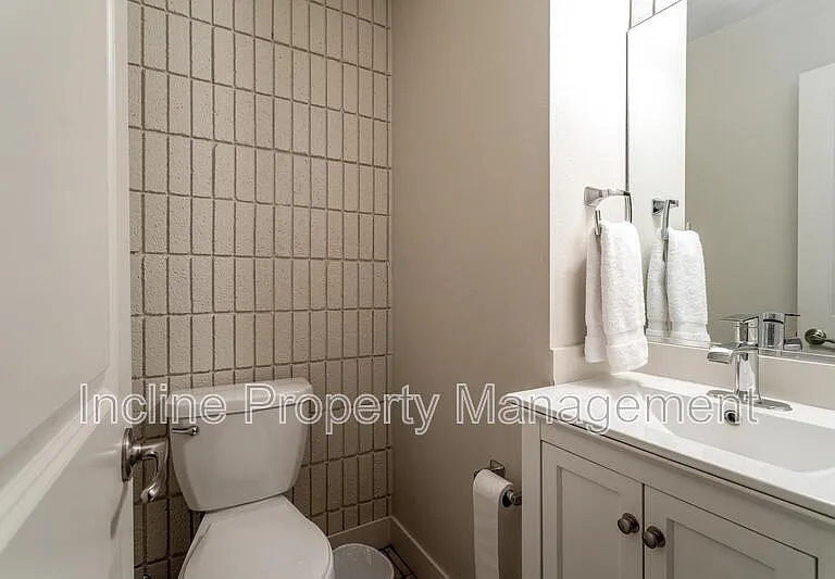 781 N Valley View Dr #16 — Photo 7