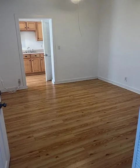 Living/ bedroom area