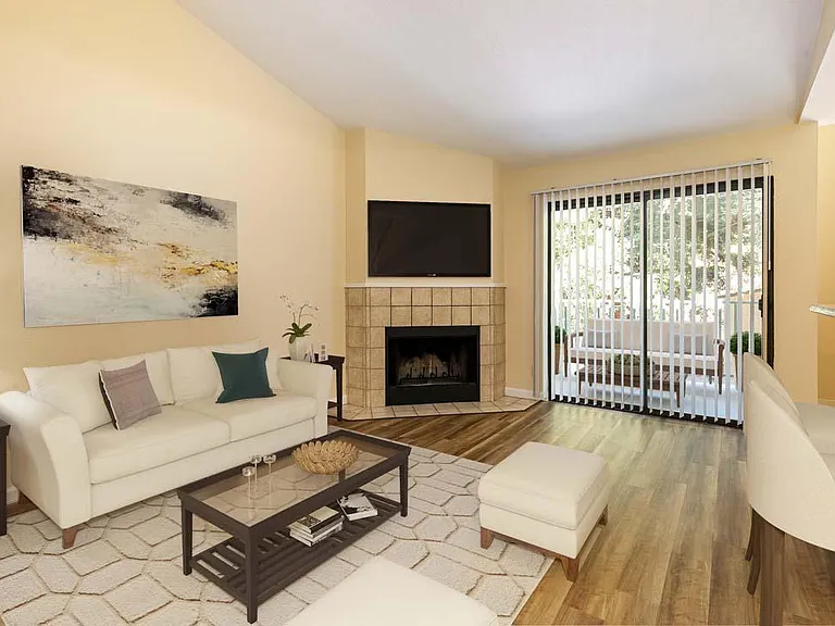 Dry Creek Apartments — Photo 41