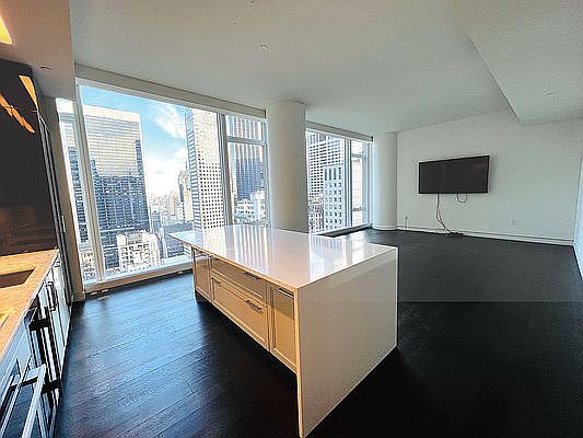 5th image of 20 W 53rd St #28B