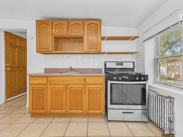 116 Ryerson Street image 10 of 15