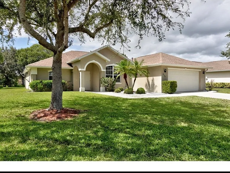 535 Sarina Ter SW — Photo 2