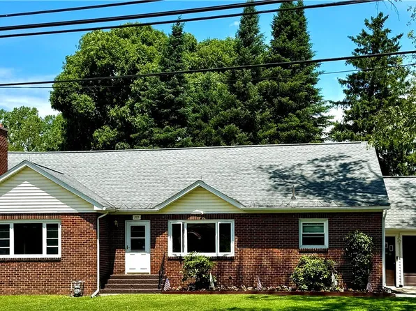 265 Franklin St, Springville, NY 14141