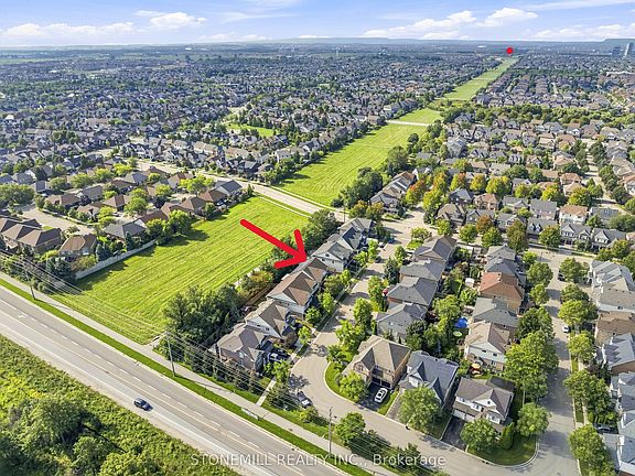 3rd image of 1661 Dempsey Cres