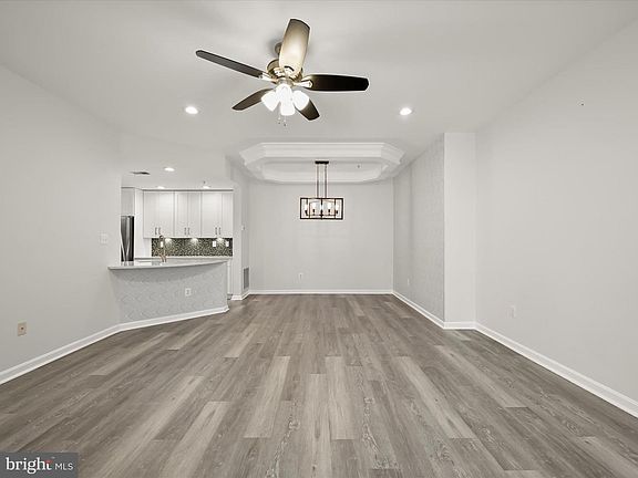 3rd image of 10822 Warfield Pl Unit 102