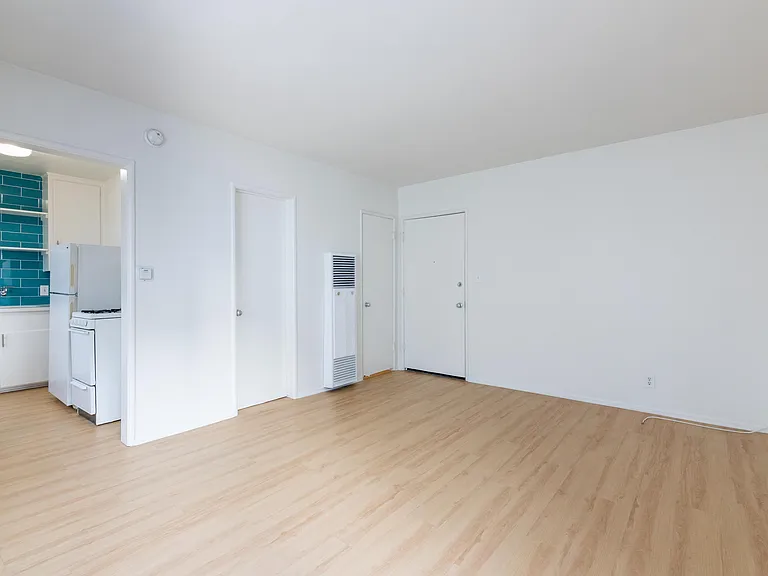 1235 Federal Ave — Photo 12
