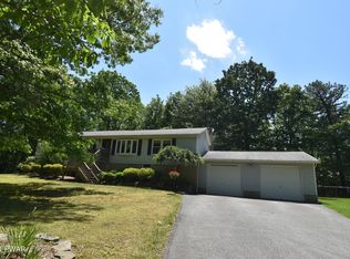 103 Fawn Ln, Dingmans Ferry, PA 18328