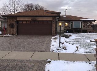 5852 Liberty Sq, Oak Forest, IL 60452