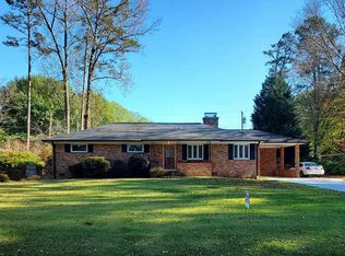 1419 Pine Tree Dr, Charlotte, NC 28270