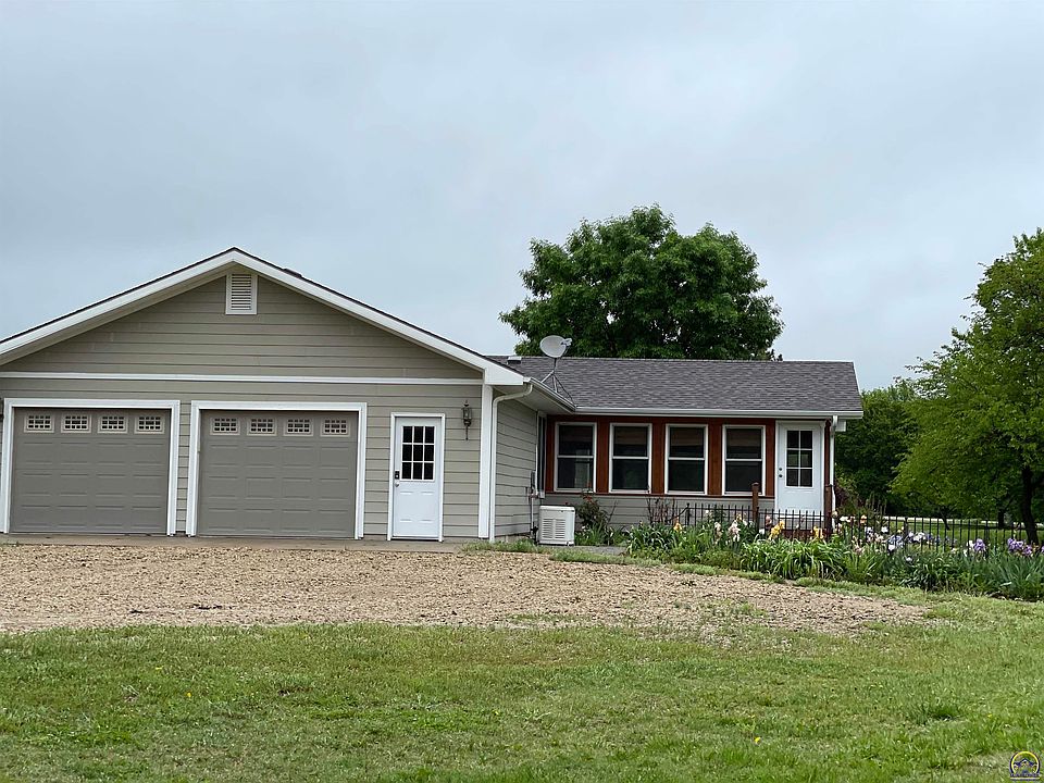 2nd image of 3420 Pin Oak Dr