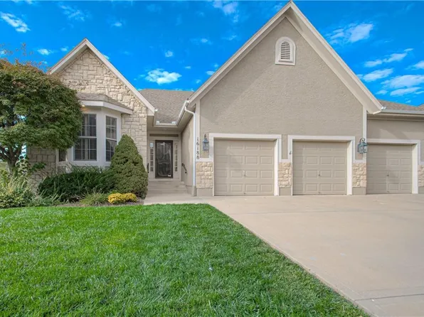 16188 S Norton St, Olathe, KS 66062