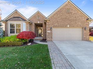 7458 Augusta Dr #824, Washington, MI 48094