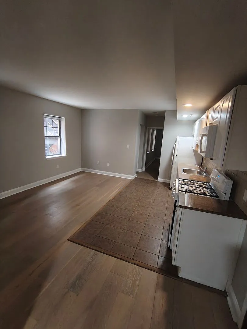 52 Imlay Street — Photo 3