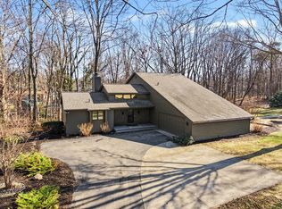 687 Lugers Rd, Holland, MI 49423