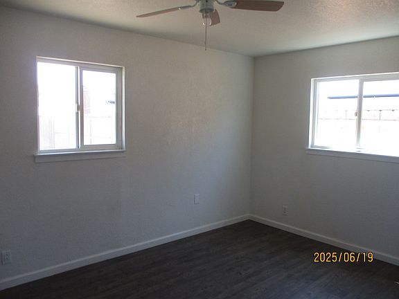 3rd image of 135 W Burlwood Ln