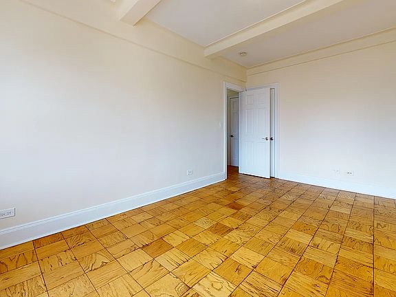 5th image of 95 Christopher St APT 9G