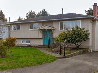 1697 Cedarwood Close, Saanich, BC V8N 1H1