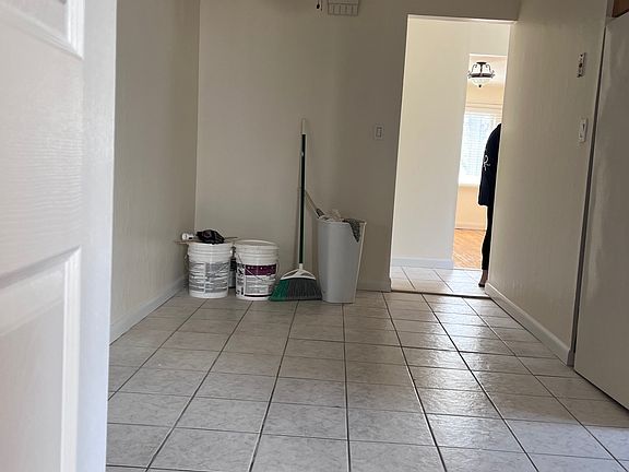 4th image of 182 Cranford Ave