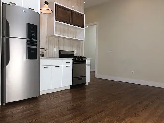 Rented by Premier Metro Realty Corp | media 34