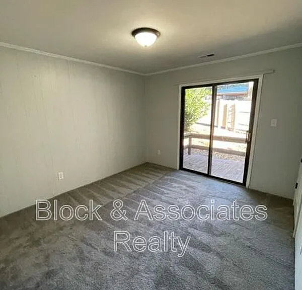 240 Hughes St #A — Photo 4