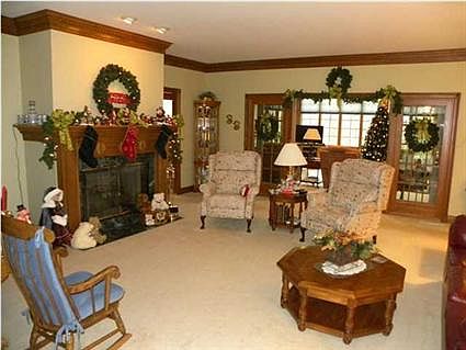 3rd image of 12545 Jordan Ln