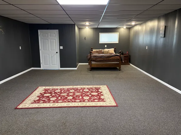 (undisclosed Address), La Belle, MO 63447