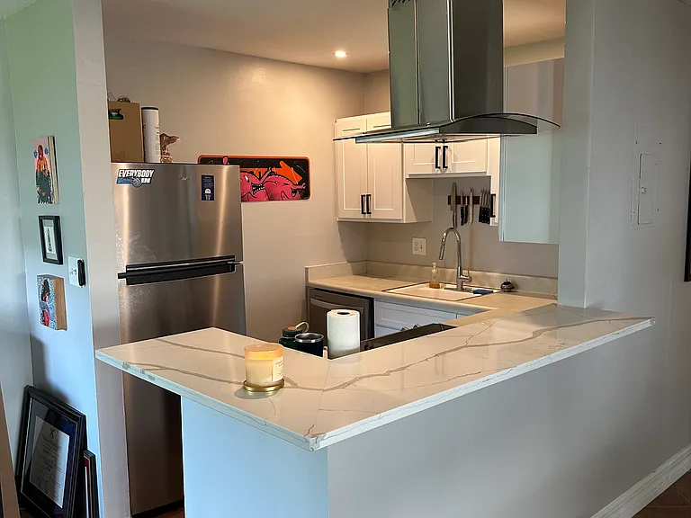 132 W America St #25 — Photo 6