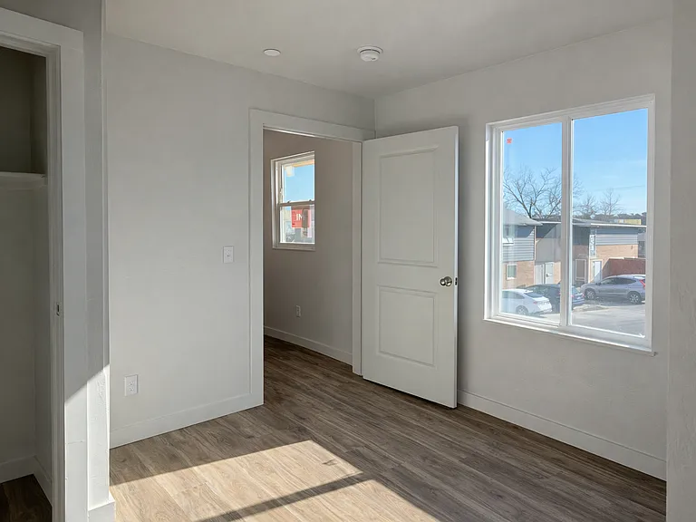 400 SW Grand Blvd #1 — Photo 6