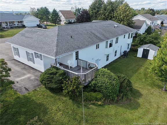 3rd image of 36 Meredith Dr