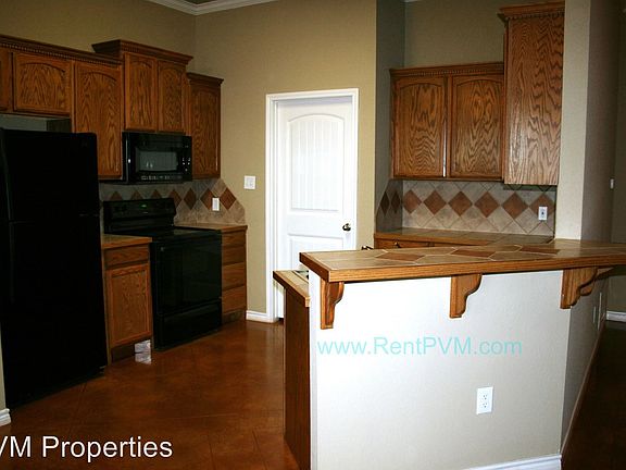 2nd image of 3033 Beauford St