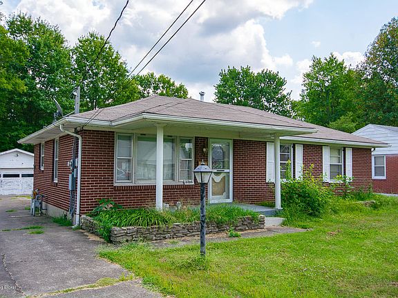 2nd image of 8215 Blake Ln
