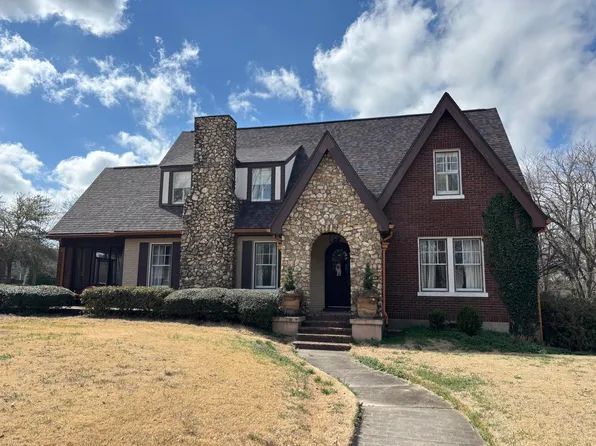 306 Apple St, New Albany, MS 38652