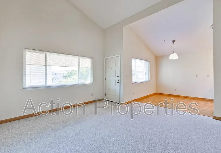 180 Albacore Ln — Photo 2