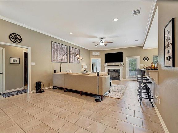 5th image of 113 Boulder Ln
