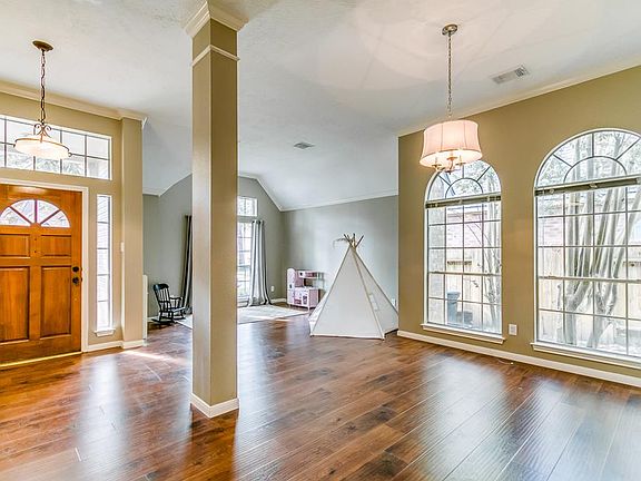 2nd image of 5323 Willow Knoll Ct