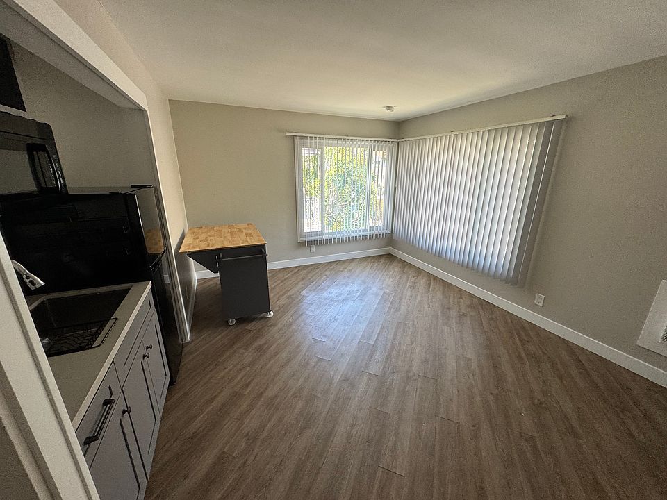 1st image of 5412 Carlton Way #B