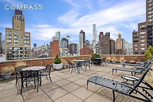 Sold by Compass | media 25