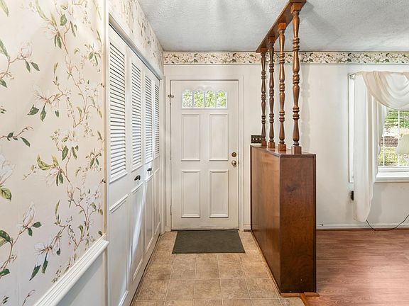 3rd image of 103 Berkley Pl