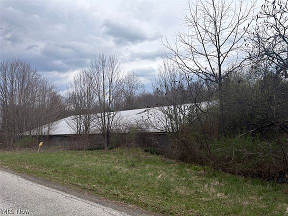 4th image of 2851 Pine Rd