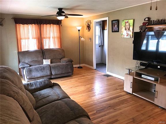 2nd image of 2105 Valley Dr