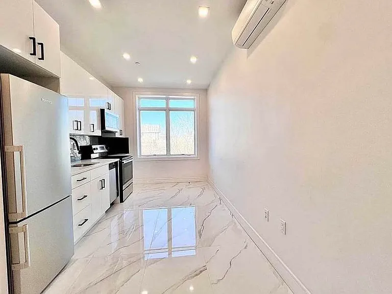 1537 Dean St #3L — Photo 4