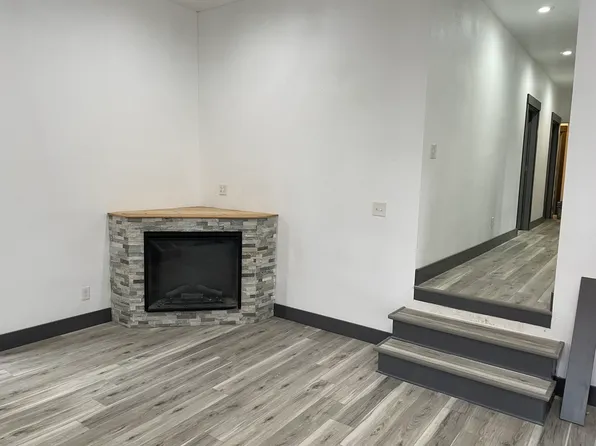 205 2nd St #A, Gaston, OR 97119