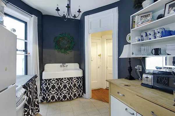 Sold by Corcoran | media 19