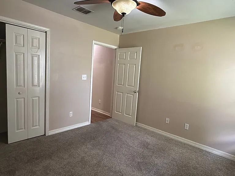 9812 Kings Pointe Dr — Photo 47