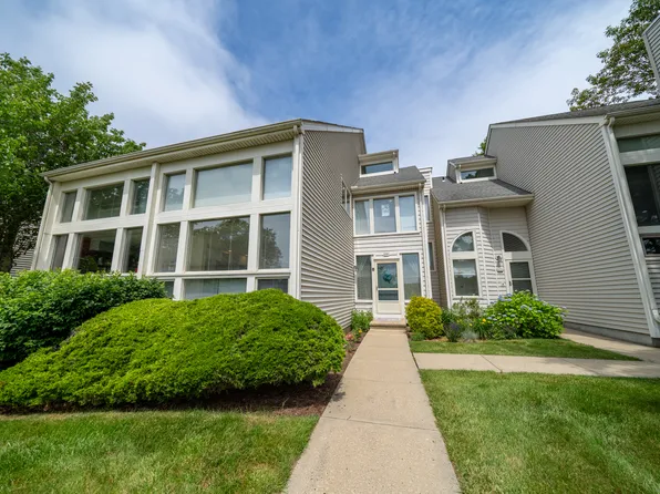 170 Turtle Bay Drive #170, Branford, CT 06405